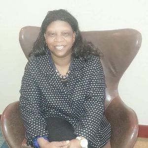 Meet your Posher, Myra